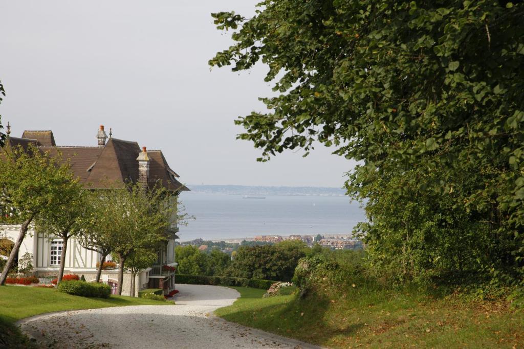 Manoir De Benerville Bed & Breakfast Deauville Luaran gambar